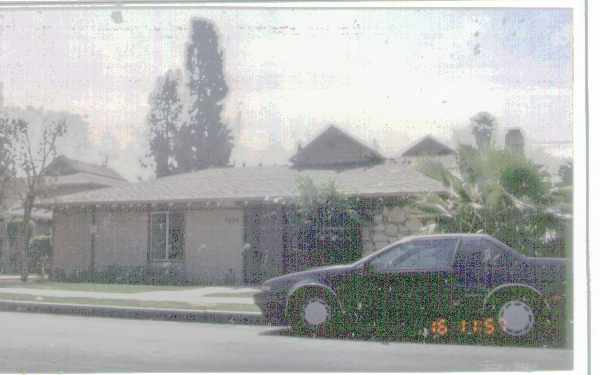 3036 E Topaz Ln in Fullerton, CA - Foto de edificio