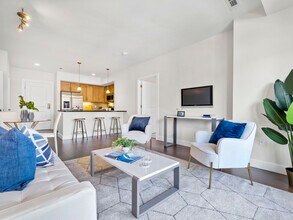 1501 Commonwealth Ave, Unit 203 in Boston, MA - Foto de edificio - Building Photo