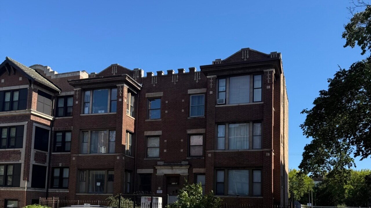 6737 S East End Ave in Chicago, IL - Building Photo