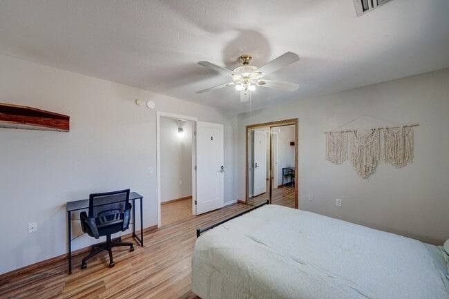 5124 W Harmont Dr in Glendale, AZ - Foto de edificio - Building Photo