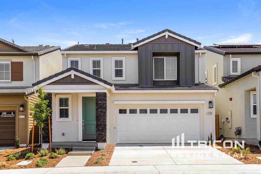 2183 Comstock Ln in Lincoln, CA - Building Photo