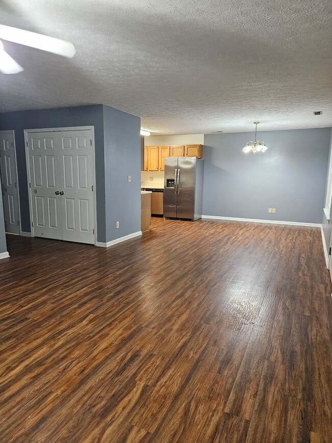 104 Bitter Sweet Rd in Jeffersonville, IN - Building Photo - Building Photo