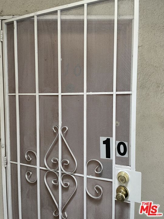 832 S Gramercy Pl in Los Angeles, CA - Building Photo - Building Photo
