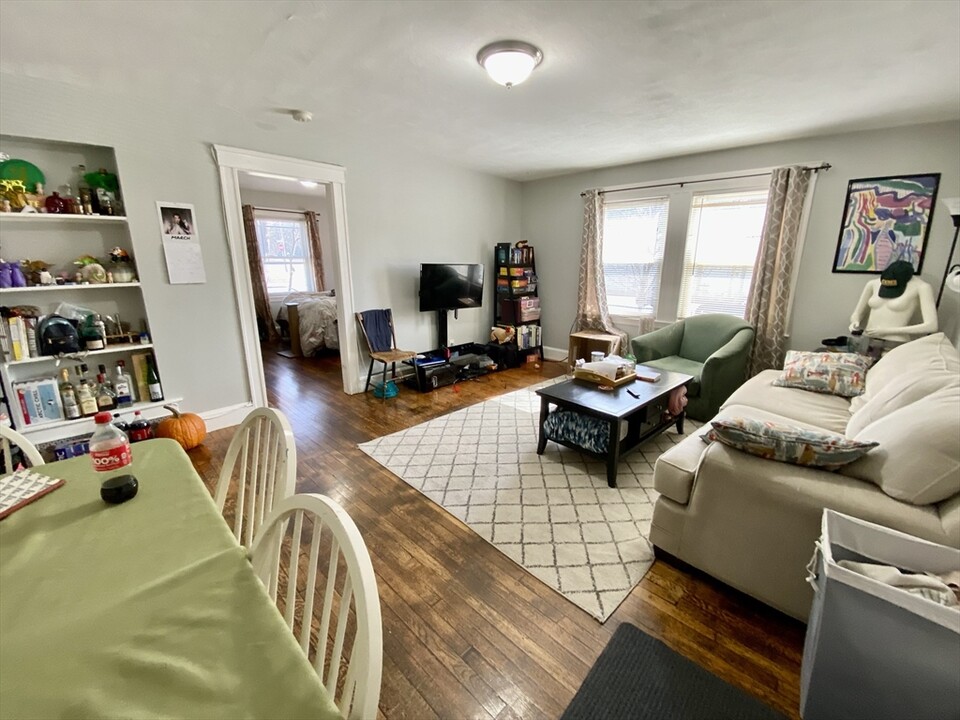 4907 Washington St in Boston, MA - Building Photo