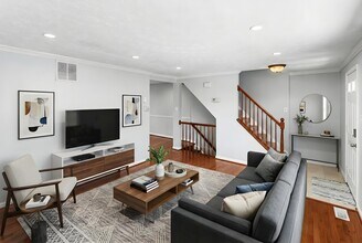 19136 Willow Spring Dr in Germantown, MD - Building Photo - Building Photo