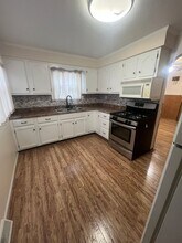 2001 E Watch Ave in Springfield, IL - Building Photo - Building Photo