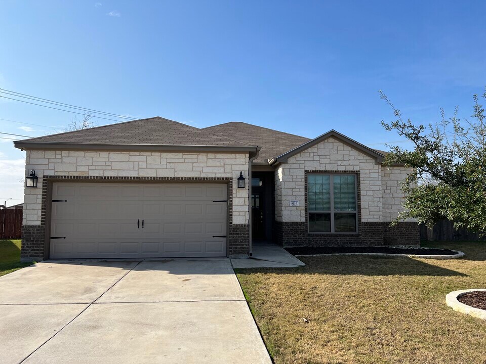 8119 Redbrush in Temple, TX - Building Photo