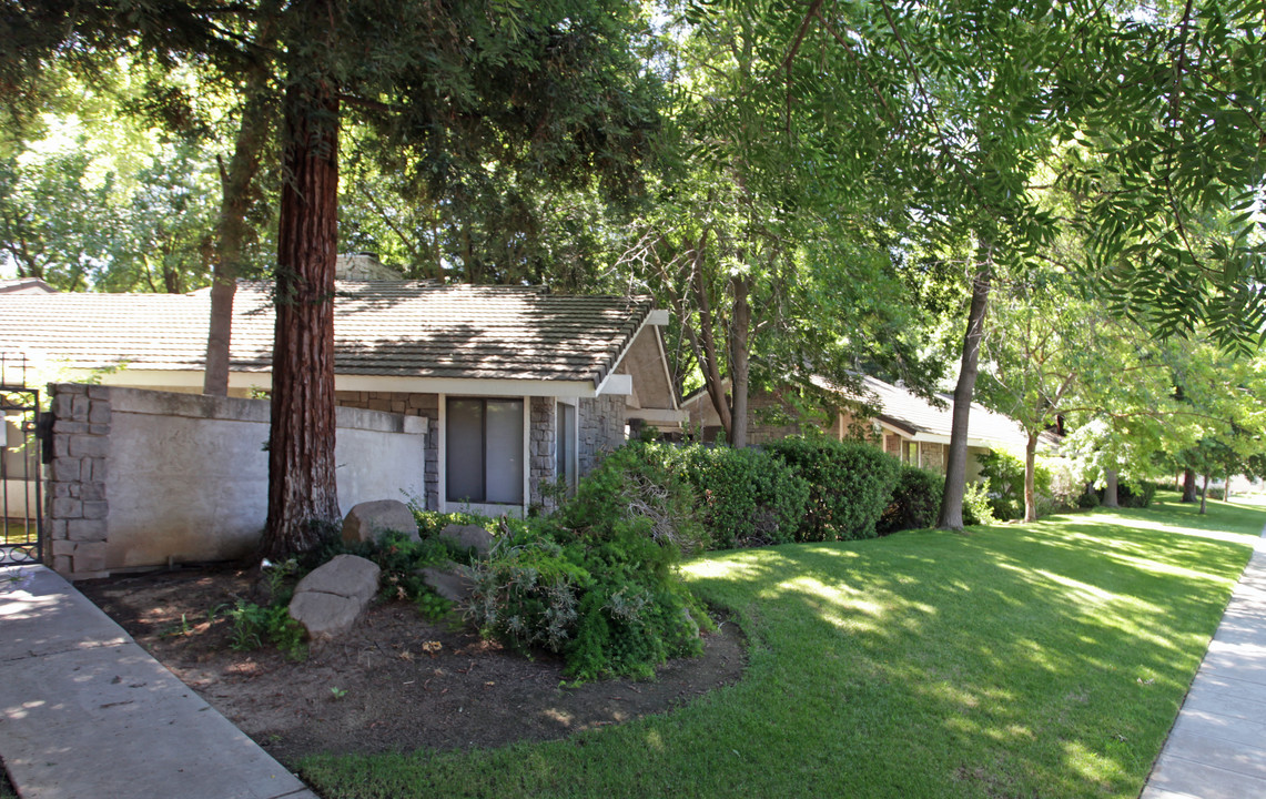 Foxhollow Apartments in Fresno, CA - Foto de edificio