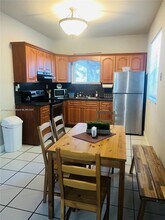 2525 NW 33rd St in Miami, FL - Building Photo - Building Photo