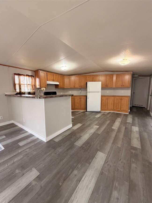 property at 14331 Greenville St