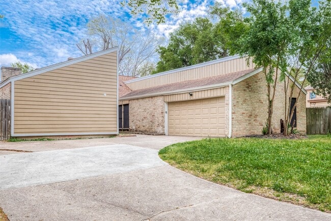 15910 Tumbling Rapids Dr