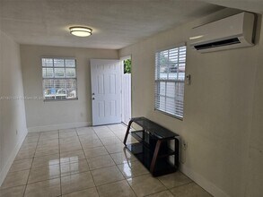 651 SW 66th Ave in Miami, FL - Building Photo - Building Photo