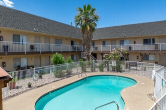 Kelso Vista Apartments in Tucson, AZ - Building Photo - Building Photo