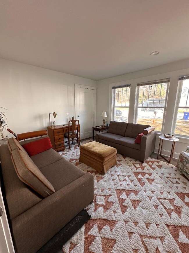 1367 Oxford Rd NE, Unit 1 in Atlanta, GA - Foto de edificio - Building Photo