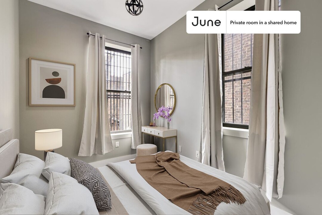 Private bedroom in 4 bed/2 bath Home in New York, NY - Building Photo