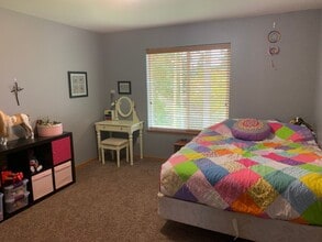 564 NW Oxford Pl in Oak Harbor, WA - Building Photo - Building Photo