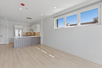 948 W Sunnyside Ave in Chicago, IL - Building Photo - Building Photo