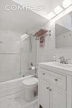 149 E 62nd St in New York, NY - Building Photo - Building Photo