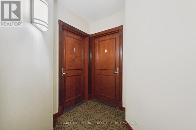 234-1234 Rideau St in Ottawa, ON - Building Photo - Building Photo
