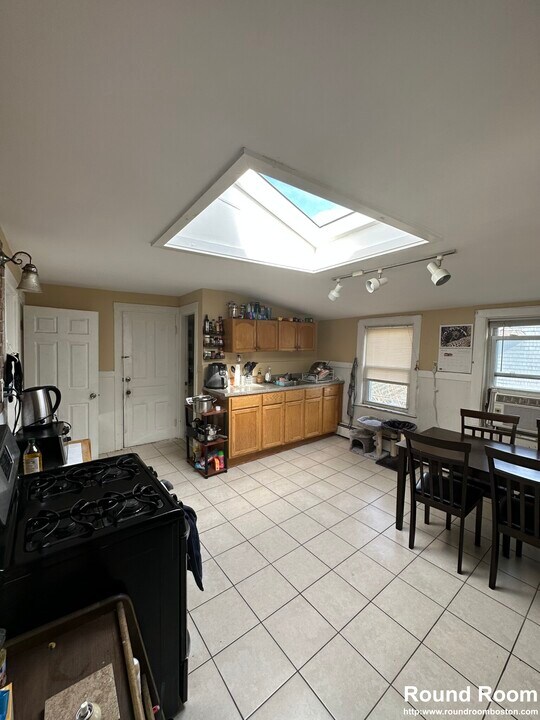 42 Shepard St in Boston, MA - Building Photo