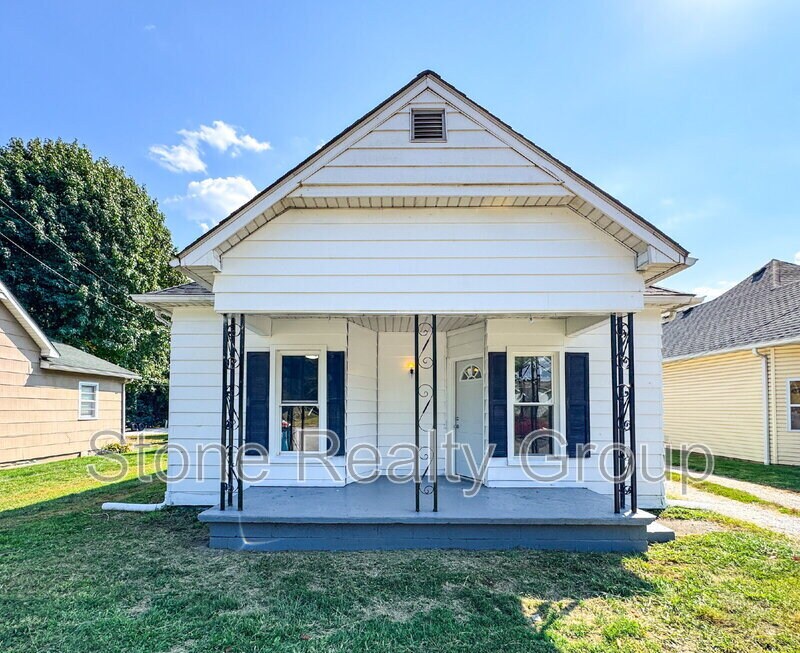 7581 Wabash Ave in Terre Haute, IN - Building Photo