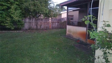 5425 NW 16th Ct in Fort Lauderdale, FL - Building Photo - Building Photo
