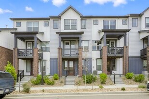 9490 W 14th Ave in Lakewood, CO - Building Photo