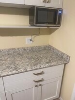 3904 Everest Ln N, Unit Basement Suite 1br in Plymouth, MN - Building Photo