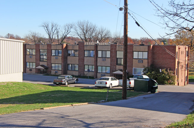 River Crest Apartments in St. Louis, MO - Building Photo - Building Photo