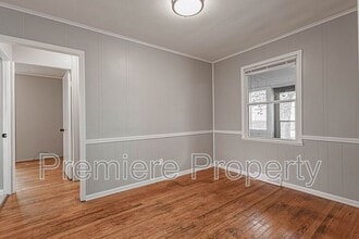 1109 NE 44th St in Kansas City, MO - Building Photo - Building Photo