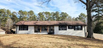 1240 Flat Rock Rd in Stockbridge, GA - Building Photo