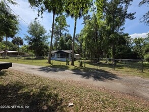 601 MCCLURE St in Welaka, FL - Building Photo - Building Photo