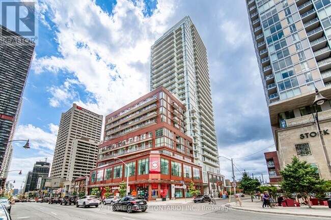 33-1833 Helendale Ave in Toronto, ON - Building Photo - Building Photo