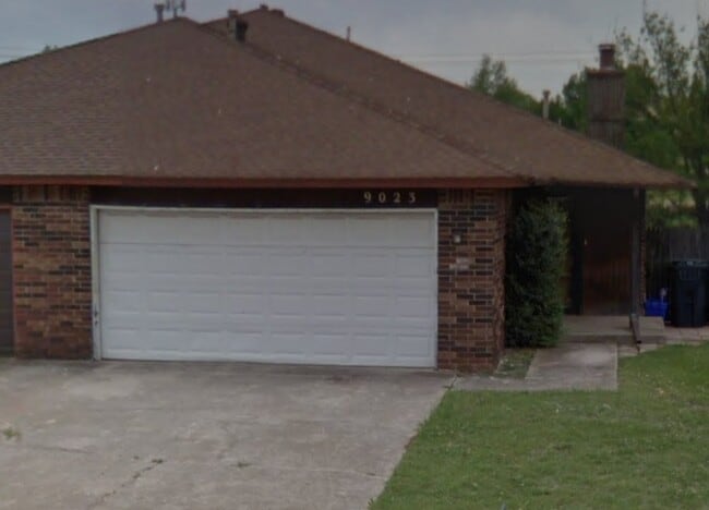 property at 9023 N Rockwell Dr