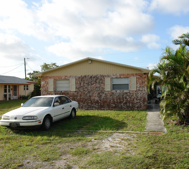 6150 SW 42nd Pl in Fort Lauderdale, FL - Building Photo - Building Photo