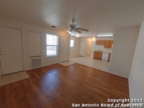 8017 Maverick Climb in San Antonio, TX - Building Photo - Building Photo