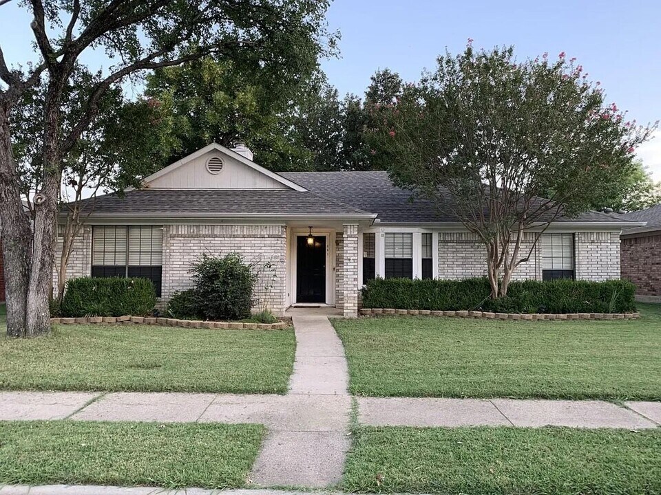 661 Phillips Dr in Coppell, TX - Building Photo