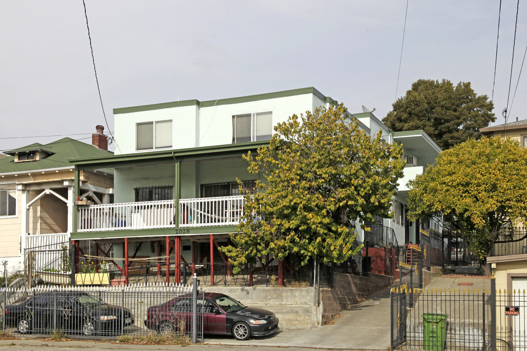 2028 E 21st St in Oakland, CA - Building Photo