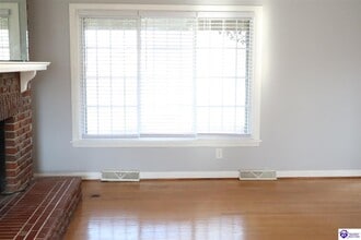 780 Highland Ave in Vine Grove, KY - Building Photo - Building Photo