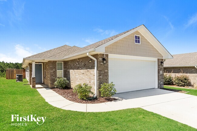 2043 Village Ridge Cir in Calera, AL - Foto de edificio - Building Photo
