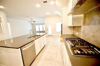 109 Crimson Law Dr in Lewisville, TX - Building Photo - Building Photo