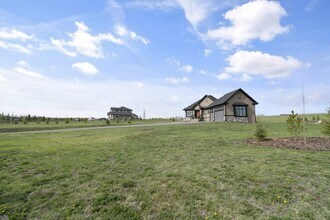 48140-48279 279 Ave E in De Winton, AB - Building Photo - Building Photo