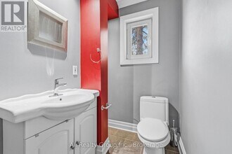 161 Herzberg Rd in Ottawa, ON - Building Photo - Building Photo