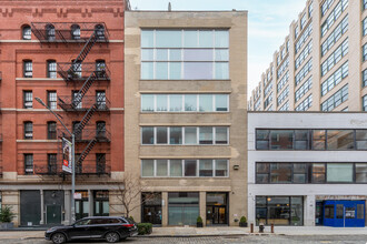 16 Desbrosses St in New York, NY - Building Photo - Building Photo