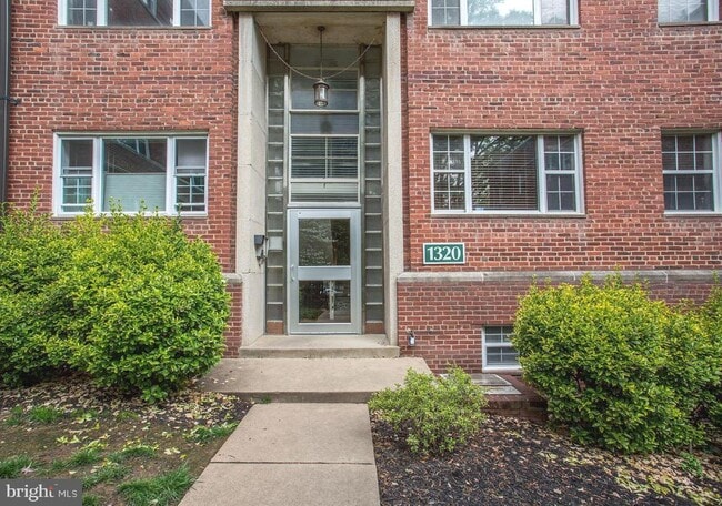 property at 1320 Fort Myer Dr