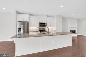 22954 Sullivans Cove Sq in Brambleton, VA - Building Photo - Building Photo