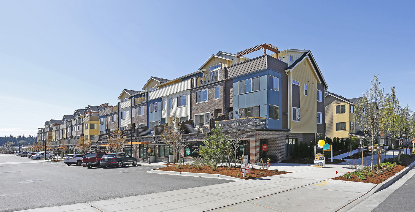 Crossroads Village in Bellevue, WA - Foto de edificio