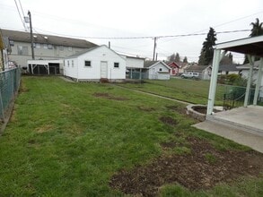 330 E 6th St in Port Angeles, WA - Building Photo - Building Photo