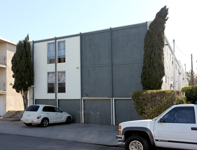 708 Maine Ave in Long Beach, CA - Building Photo - Building Photo