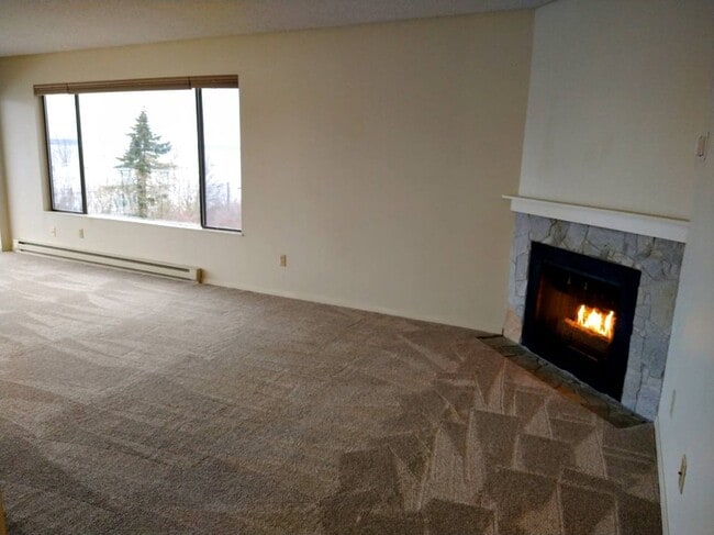 1014 11th St, Unit #205 in Bellingham, WA - Building Photo - Building Photo